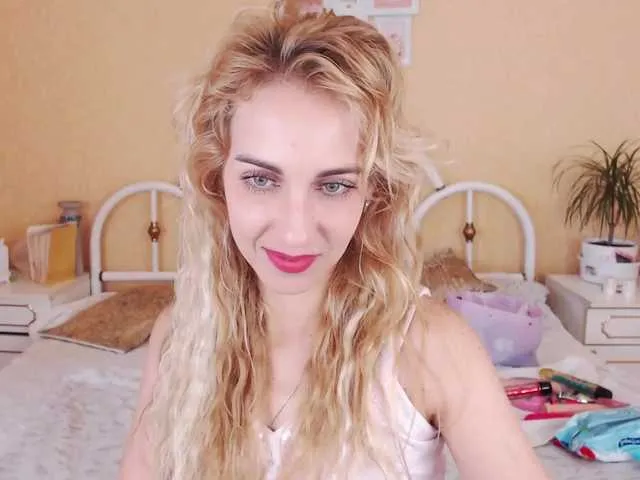 Live sex webcam photo for AdelinJensen #271202085