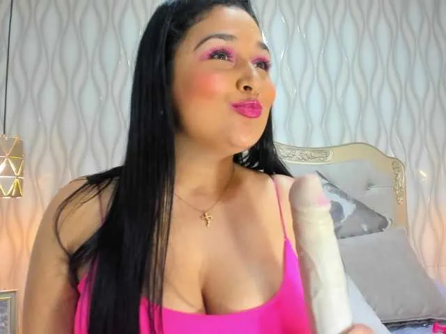 Live sex webcam photo for NiaCollins #271194451