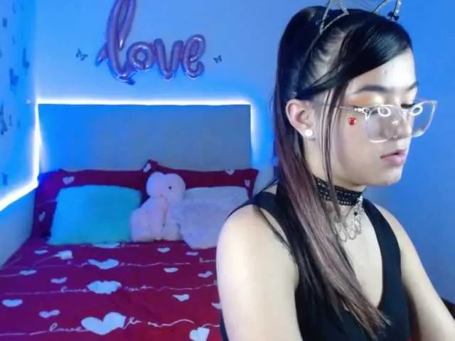 Live sex webcam photo for Karlett-Moon #271198385