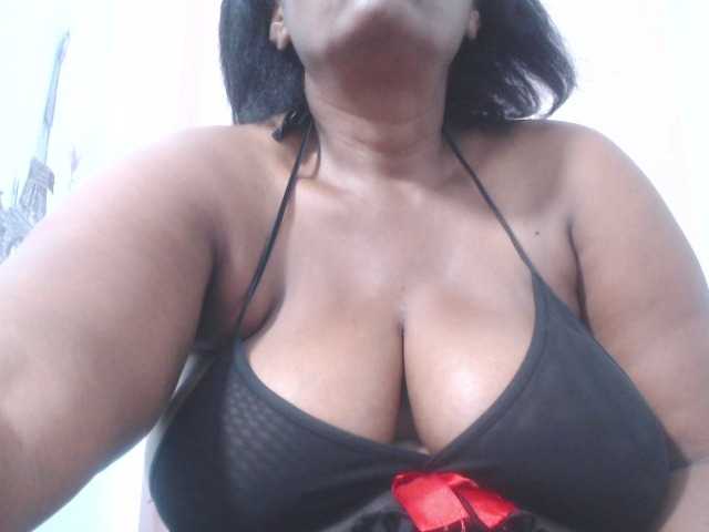 Live sex webcam photo for Zulay111 #271201698