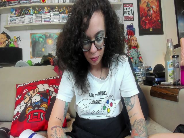 Live sex webcam photo for GirlGamer #271195257