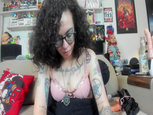 Live sex webcam photo for GirlGamer #271198827