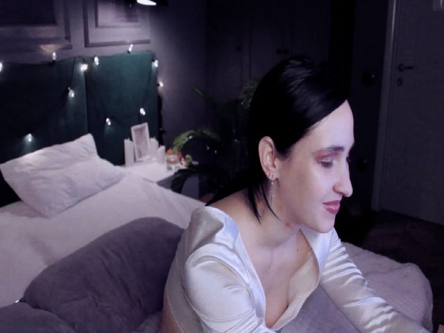 Live sex webcam photo for VictoriaLein #271195586