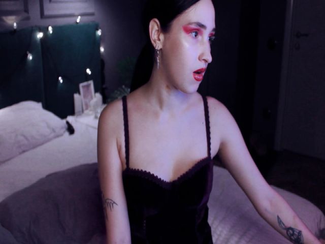 Live sex webcam photo for VictoriaLein #271210114