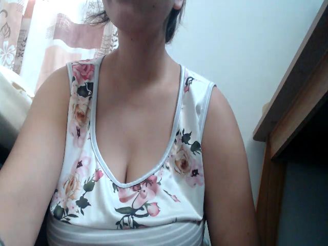 Live sex webcam photo for HotpukiLuver #271194922