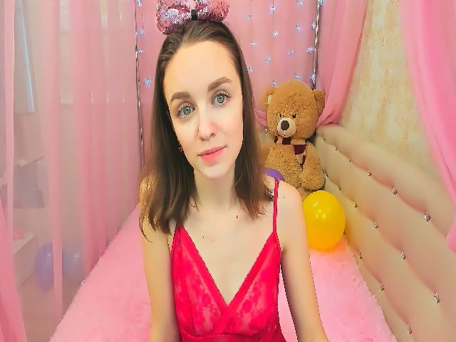Live sex webcam photo for LIL_MAYA #271196509