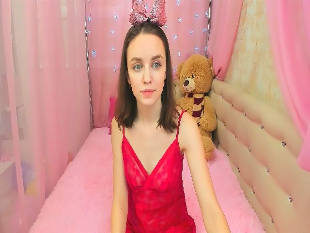 Live sex webcam photo for LIL_MAYA #271200971