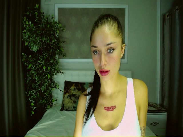 Live sex webcam photo for BonnieTy #271200361