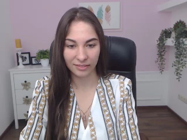 Live sex webcam photo for EmilyStarr #271198814