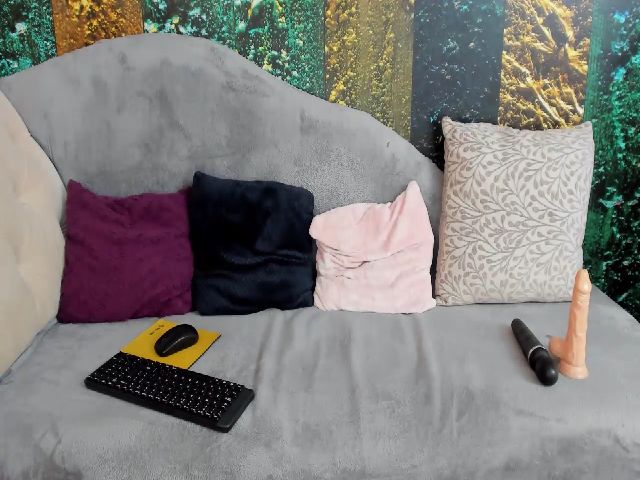 Live sex webcam photo for SiennaJames #271198960