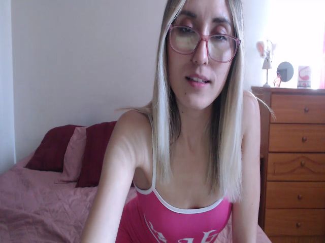 Live sex webcam photo for Ninimoon #271204153