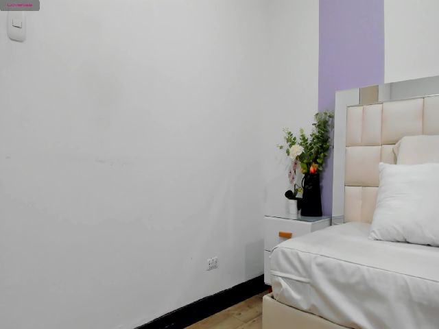 Live sex webcam photo for Anna_stars #271203068