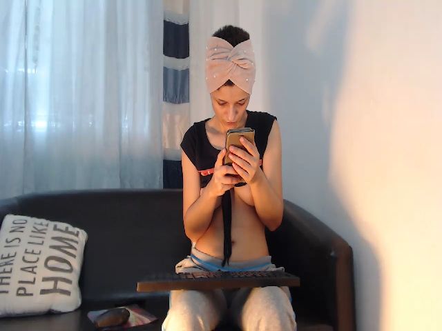 Live sex webcam photo for MishaMarie #271201080