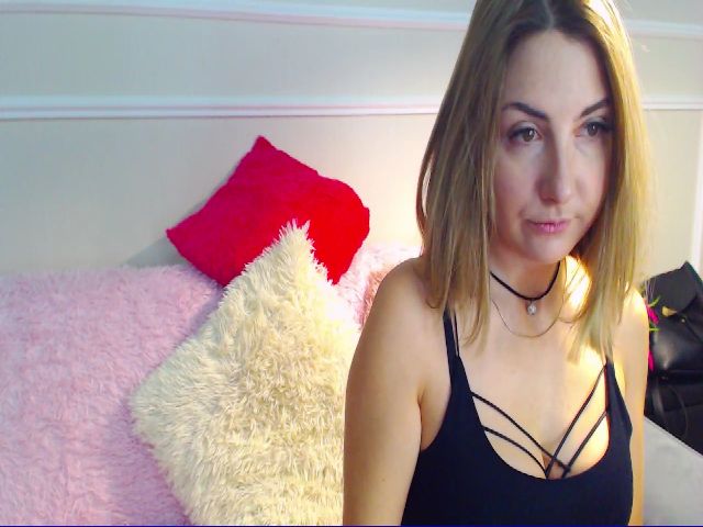 Live sex webcam photo for FeralBerry78 #271197257