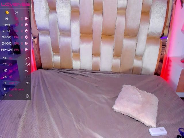 Live sex webcam photo for JadeeFire #271210228