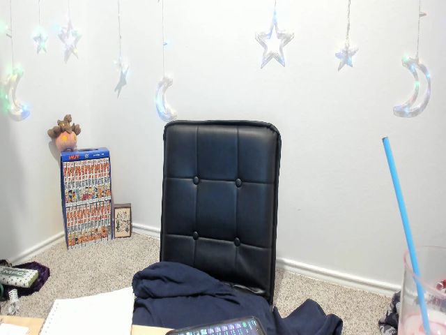 Live sex webcam photo for Serina_ #271196341