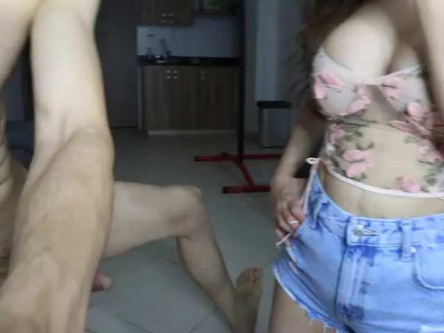 Live sex webcam photo for funcouple1986 #271192970