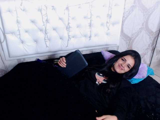 Live sex webcam photo for CameronDoll #271198522