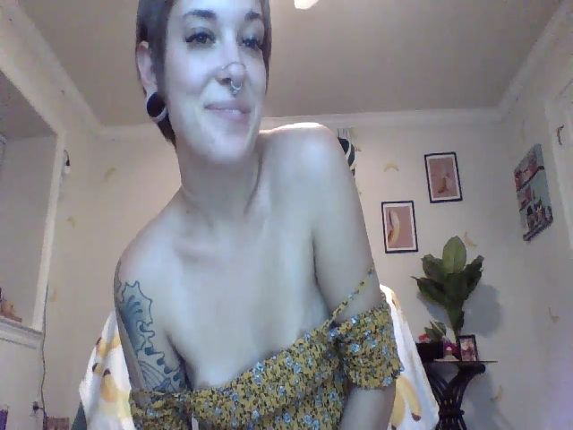 Live sex webcam photo for PonyoLovesHam #271193082