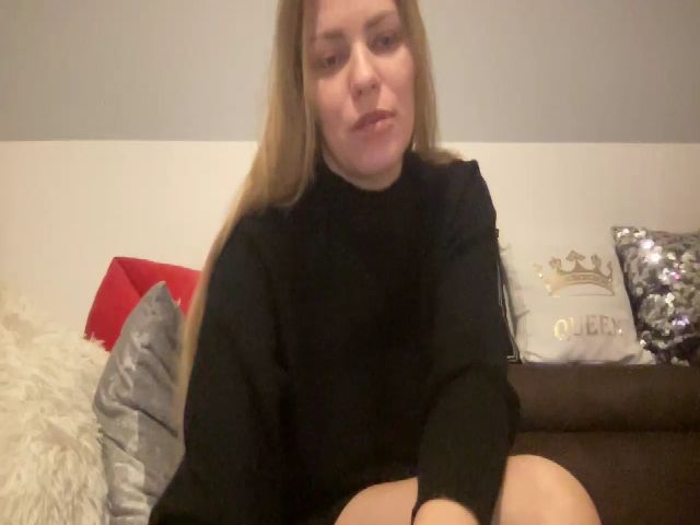 Live sex webcam photo for AnnaDiamond1 #287889196