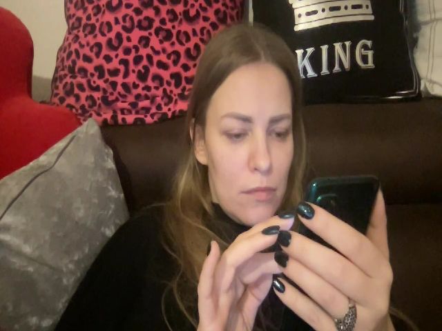 Live sex webcam photo for AnnaDiamond1 #287889197