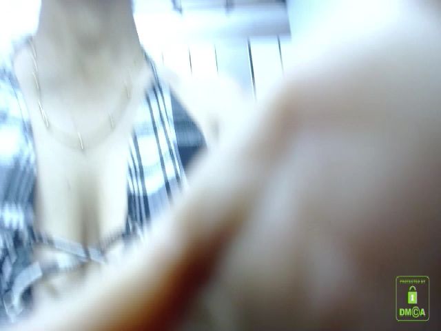 Live sex webcam photo for PatyLau #271208756