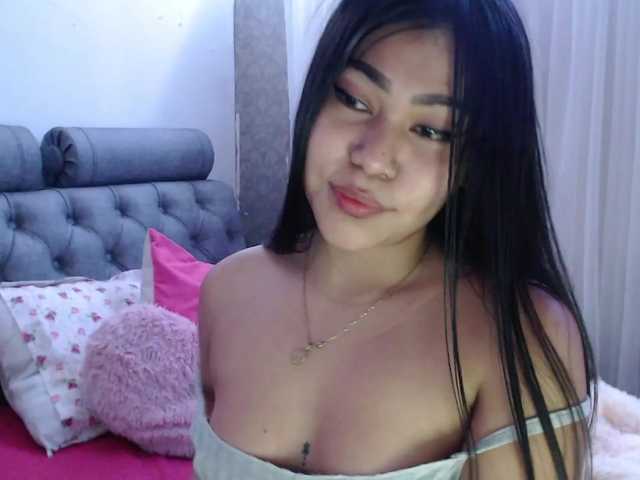 Live sex webcam photo for sara-guzman02 #271206756