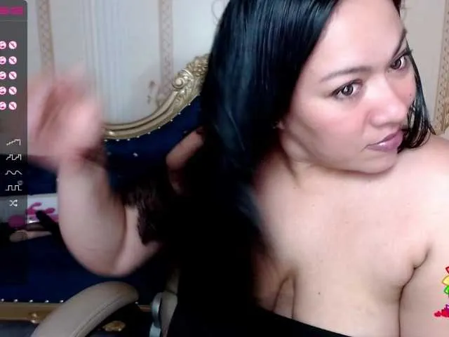 Live sex webcam photo for melymilf #288013674