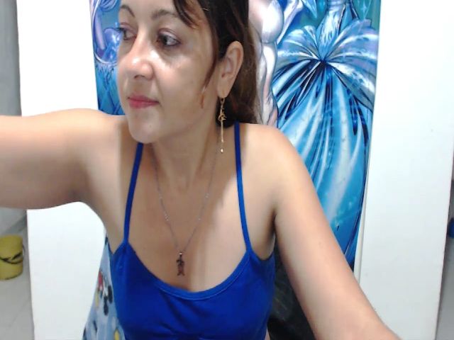 Live sex webcam photo for AnieHorny #271194948