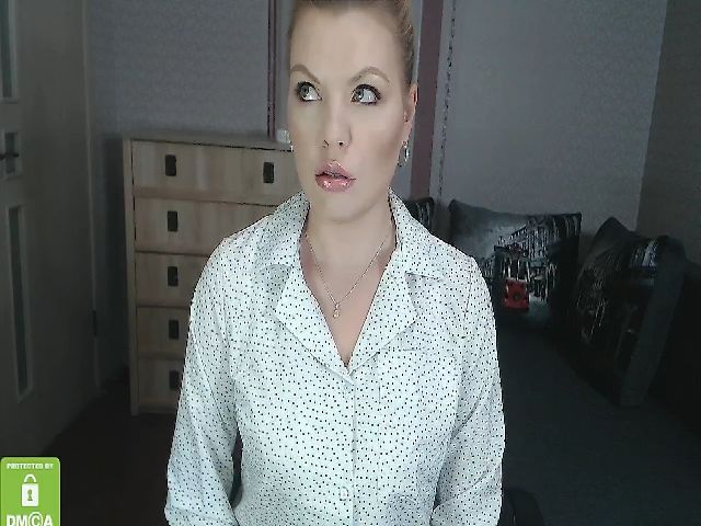 Live sex webcam photo for Janie06 #271201056