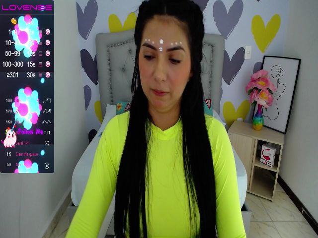 Live sex webcam photo for Queen_0420_ #271196623