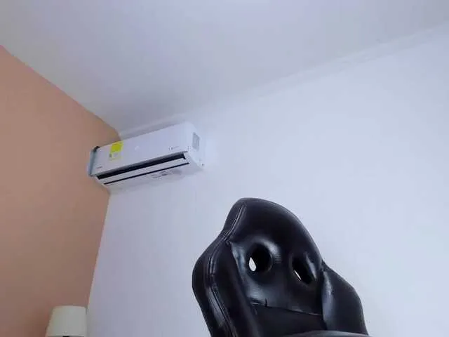 Live sex webcam photo for BrandyBrock #271197880