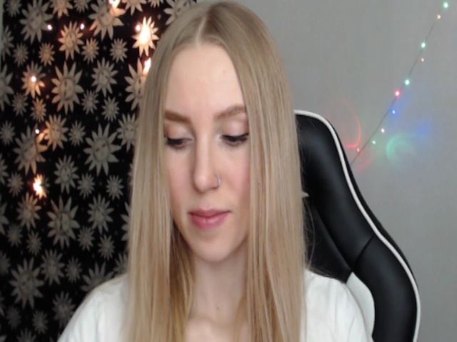 Live sex webcam photo for MagicElfie #271208506