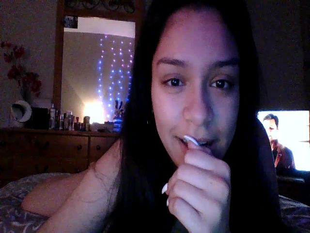 Live sex webcam photo for Adrianaxo1 #271193045