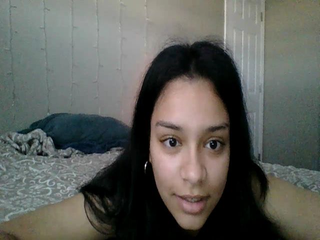 Live sex webcam photo for Adrianaxo1 #271208981