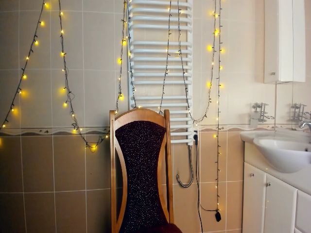 Live sex webcam photo for HannaLismont #271208910