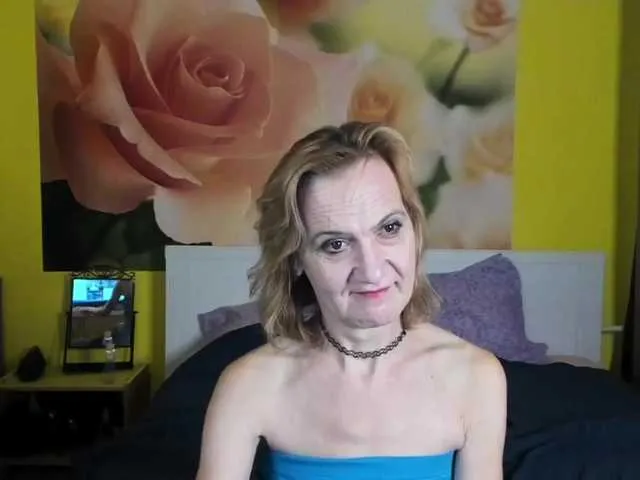 Live sex webcam photo for SqurtyLally69 #271201627