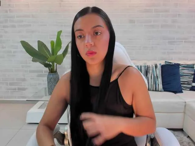 Live sex webcam photo for VictoriaP-1 #271202406