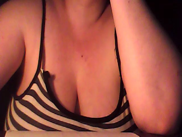 Live sex webcam photo for Rannia235 #271209206