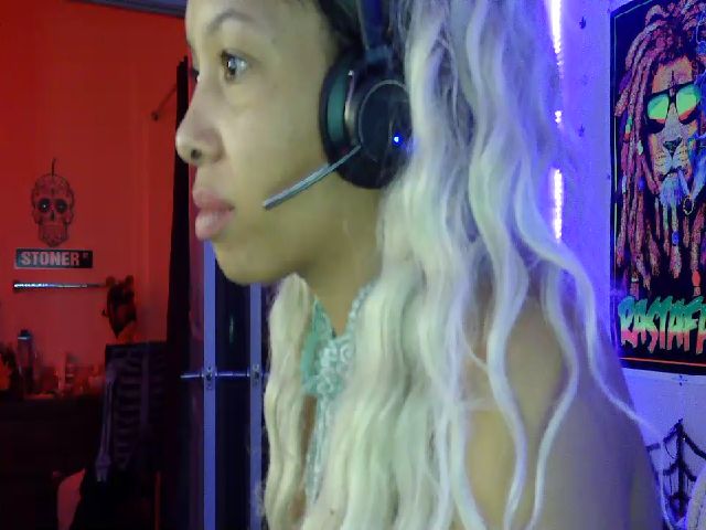 Live sex webcam photo for TASHAVEGASxxx #271203537