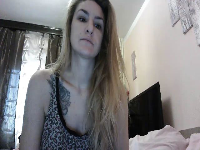Live sex webcam photo for KittyNiki #271197165