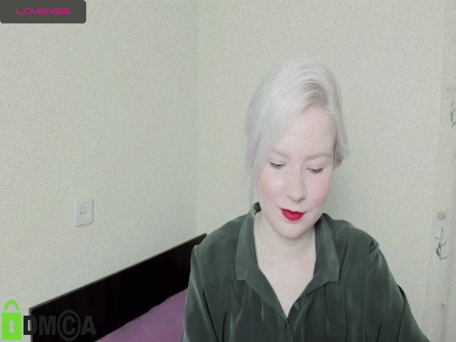 Live sex webcam photo for Violetta33 #271203162