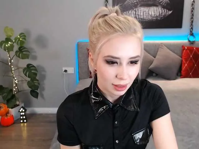 Live sex webcam photo for PrettyKara #271223190