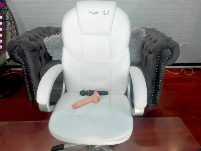 Live sex webcam photo for ChloeManson #271210744