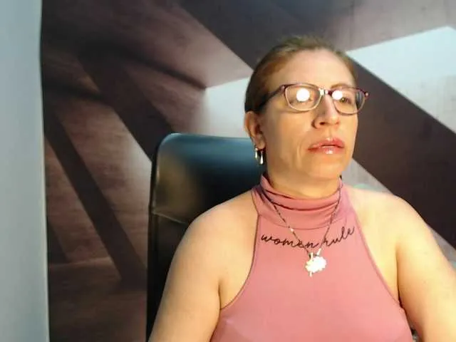 Live sex webcam photo for maturehot-1 #271219618