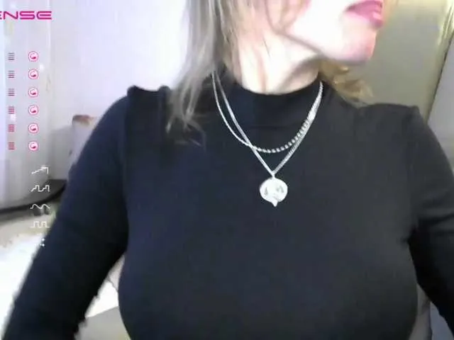 Live sex webcam photo for Lisa1225 #271219212