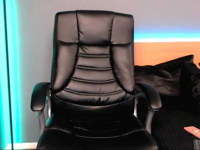 Live sex webcam photo for NinaRosee #271212384