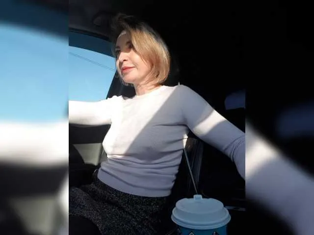 Live sex webcam photo for EditaMilf #271210481