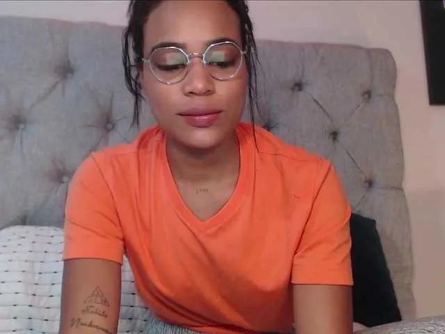 Live sex webcam photo for YourSally #271211455