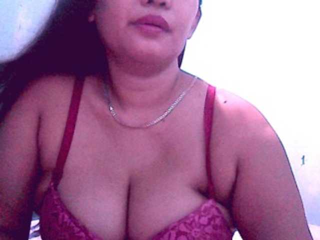 Live sex webcam photo for wildmom4u #271219671